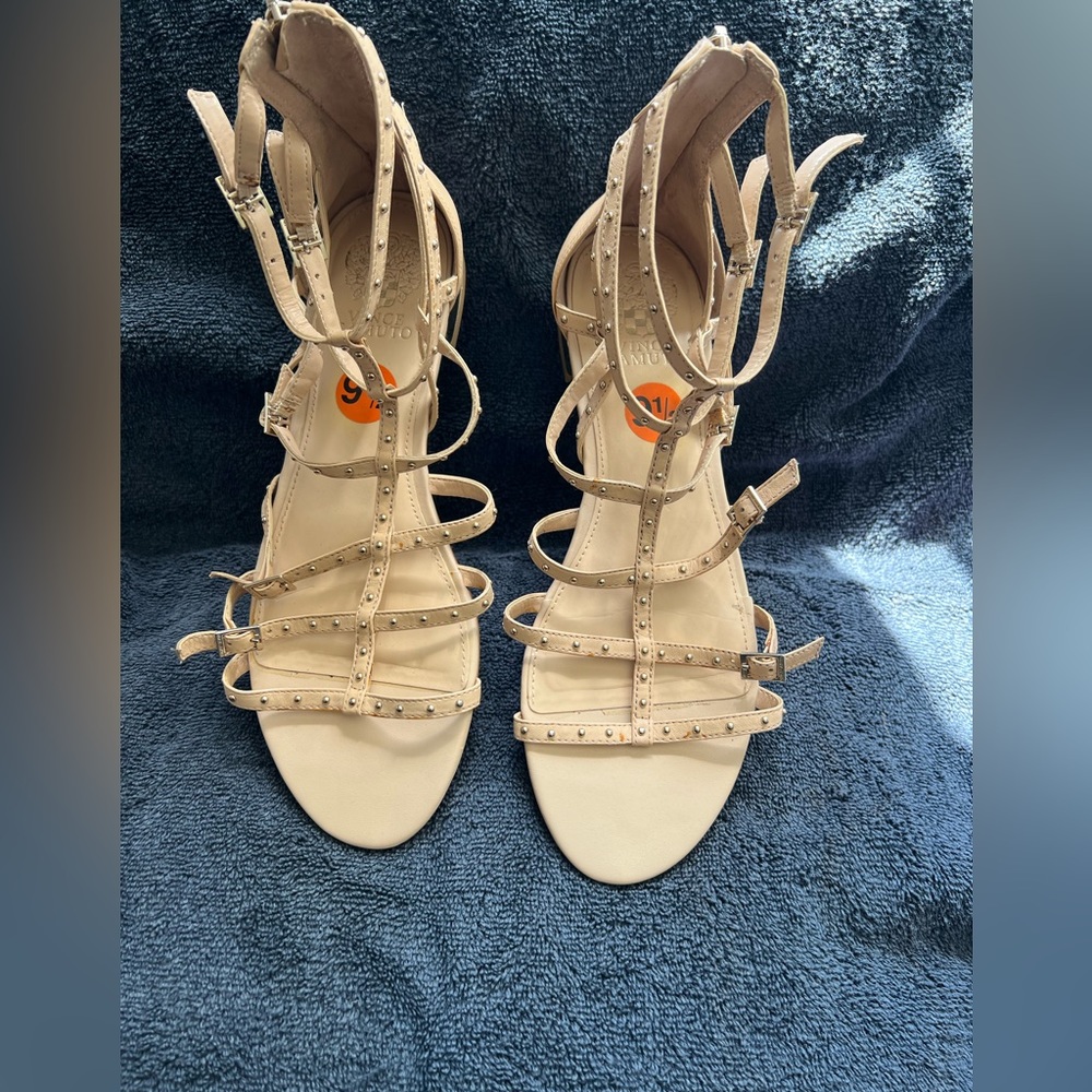 Vince Camuto Hevelli Studded Gladiator Nude Sandal - Size 9/12 - Picture 2 of 9